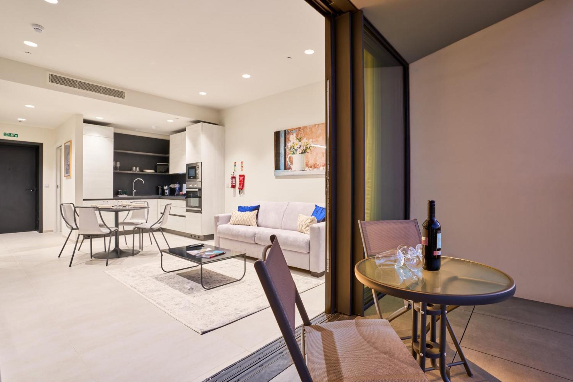 Sky High Luxury In Mercury Towers With Infinite Seaviews Appartement San Ġiljan