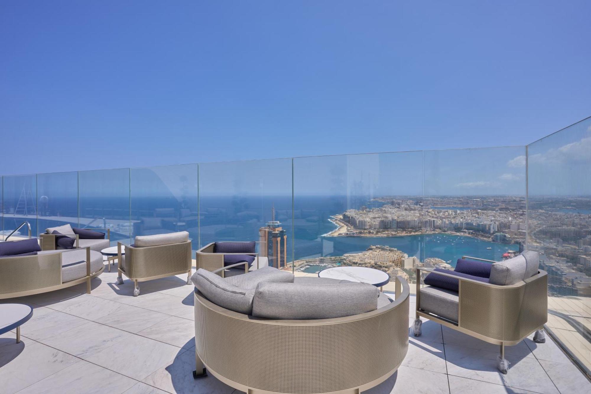 Sky High Luxury In Mercury Towers With Infinite Seaviews Appartement San Ġiljan