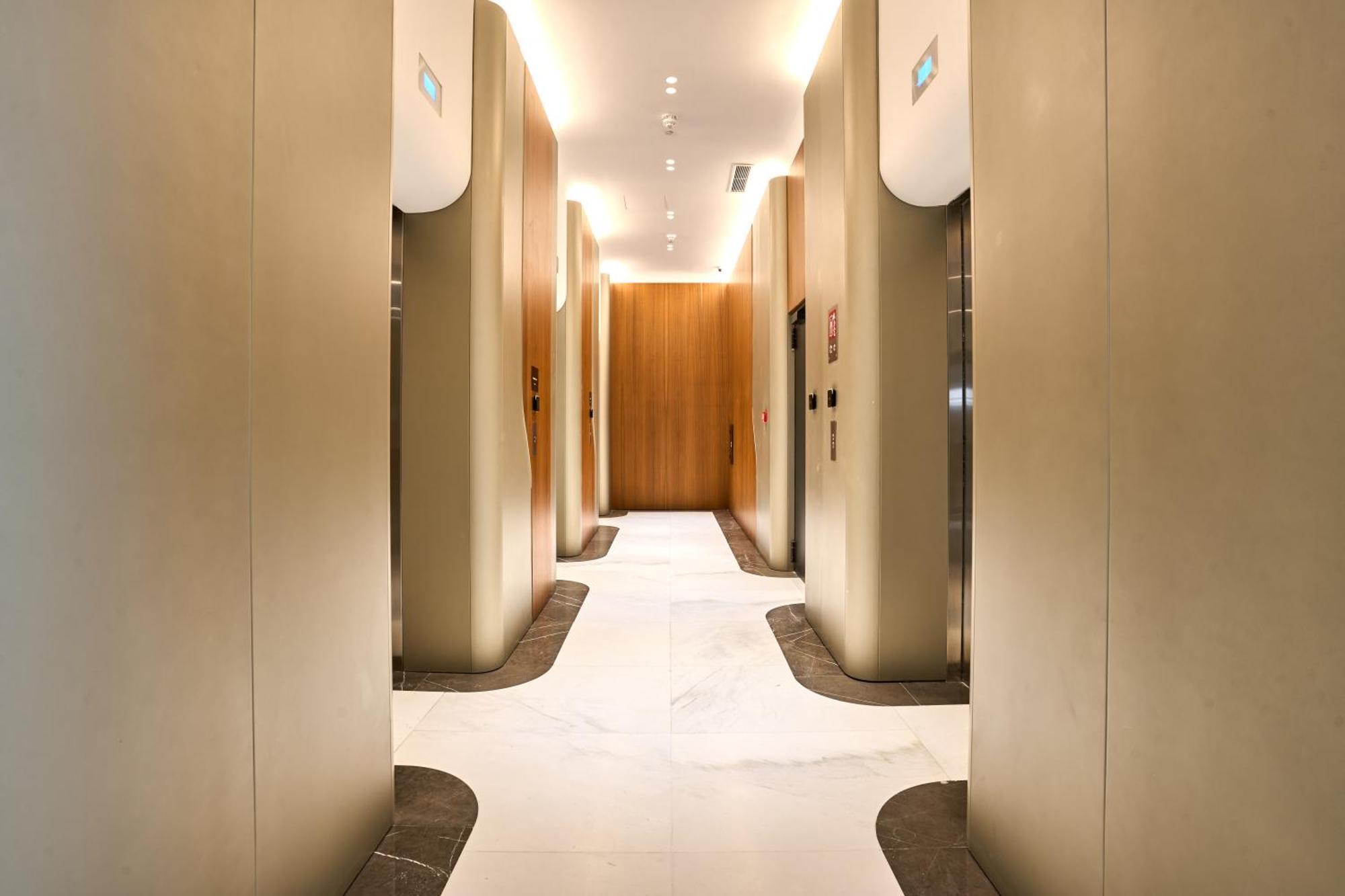 Sky High Luxury In Mercury Towers With Infinite Seaviews Appartement